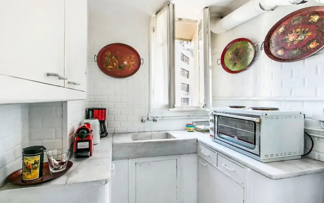 Spacious Apartment in Plaka Athens A3