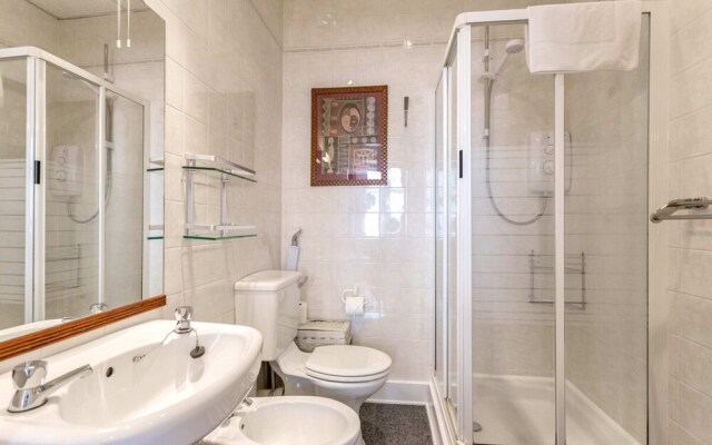 2 Bedroom Flat in Central Edinburgh