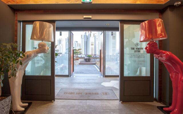 Brown Dot Hotel Jinhae