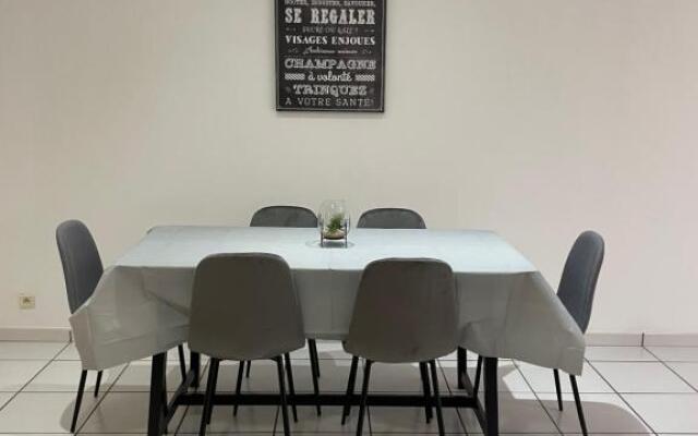 Grand appartement 87m2 à 10 mètres de la plage