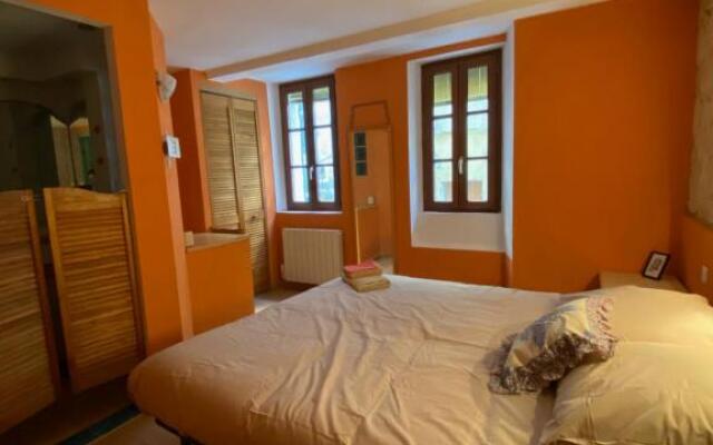 Le Cigalou : T2 en Duplex au centre ville