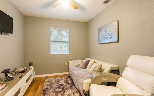 Cute Cozy Bungalow Down Town Jacuzzi