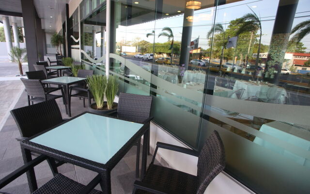 Aranjuez Hotel & Suites