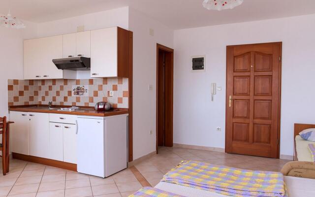 Super - 50 m from pebble beach - SA4 Thea - 2.kat(2+1)