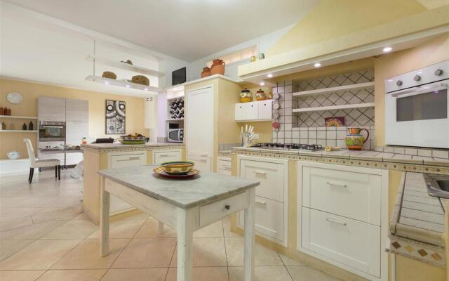 1738 Tenuta Degli Ulivi