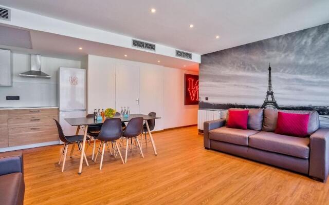 129 - Urban Art Love Champs-Elysées