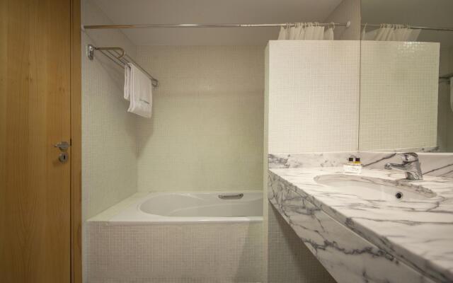 B40 - Marina View Apartment