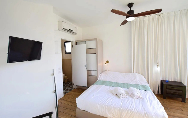 Luxurious Penthouse in Tel Aviv with Pool