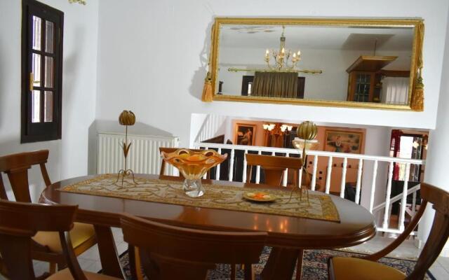 Loft House With View The Town Of Trikala