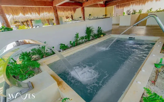 2 Br Roof w Infinity Pool Jacuzzi Spacious