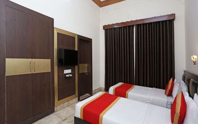 OYO 7880 Hotel Navrang