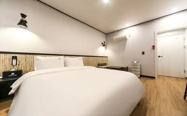 Lucas Hotel