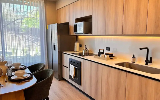 BEE Suites San José - Santa Ana