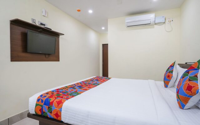 Fabhotel Gvr Grand