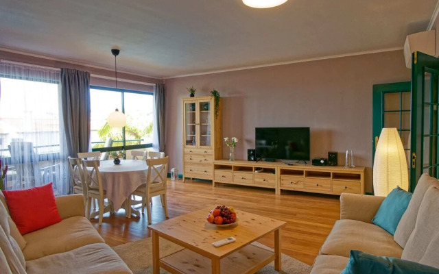 City Breaks With Pool - Belvedere Apartment