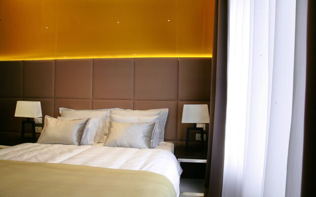 Maccani Luxury Suites