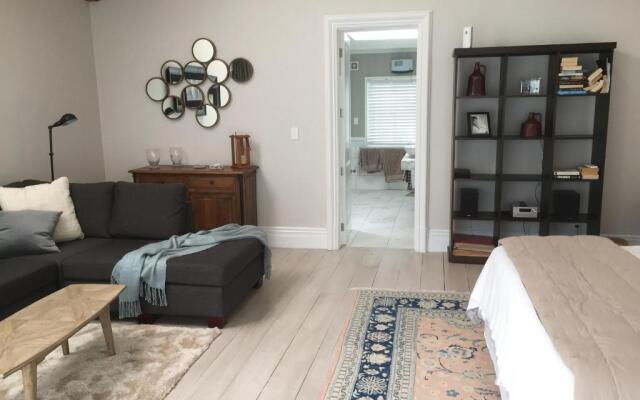 Columbus Suite at 144 on Jones
