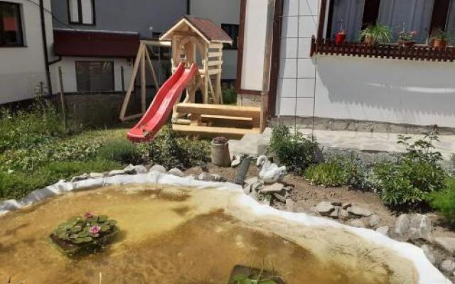 Mama Emiliya Guest House