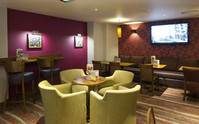 Premier Inn Bristol Cribbs Causeway - M5 J17