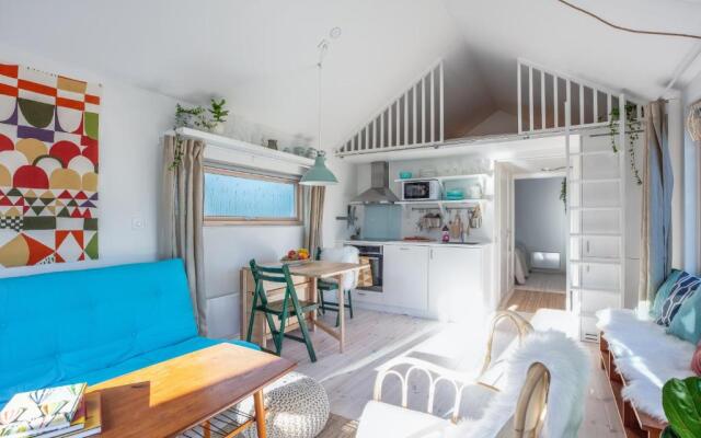 Sparkling newly built house close to city & nature