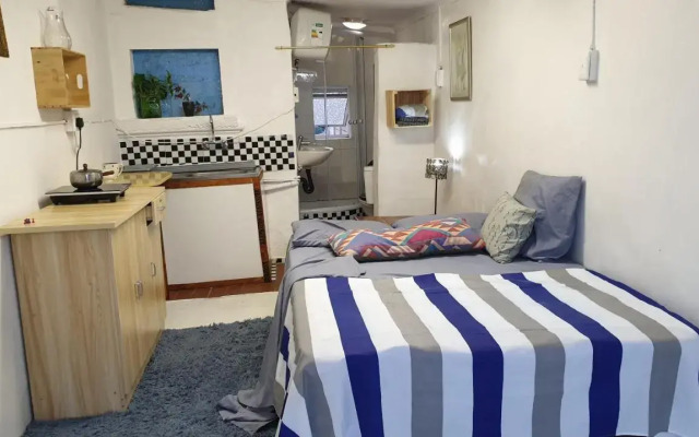 Cozy Private En Suite Studio