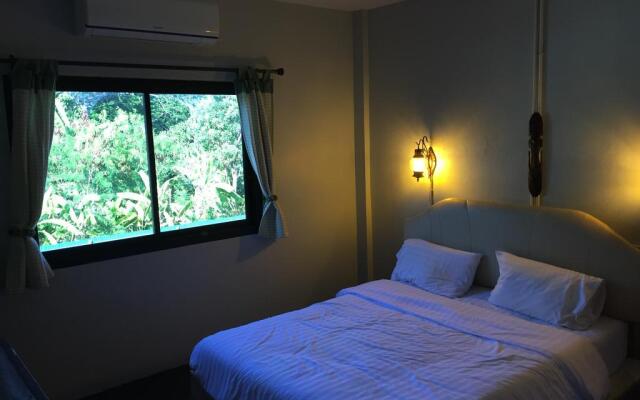 普吉岛日出宾馆(Sunrise Guesthouse)