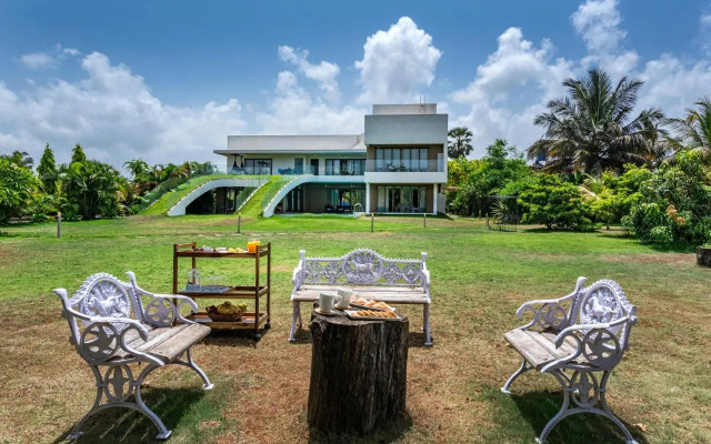 Saffron Stays Gardenia