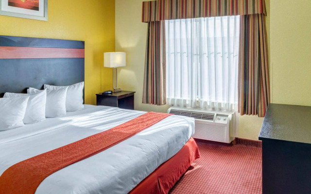 Quality Suites Houston IAH Airport - Beltway 8