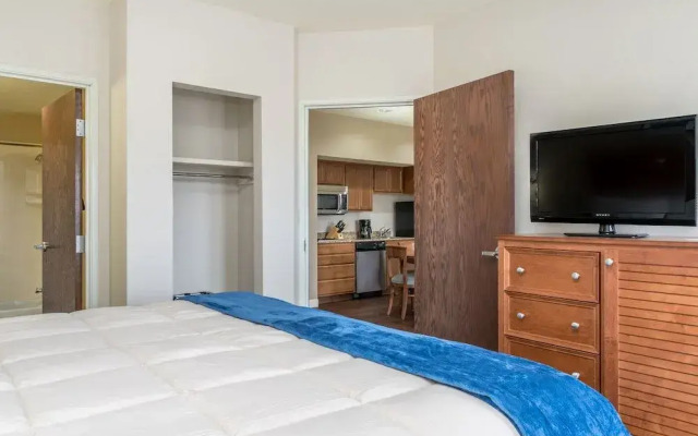 Port of Kimberling Marina & Resort