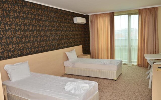 La Piazza Primorsko Rooms & Apartments