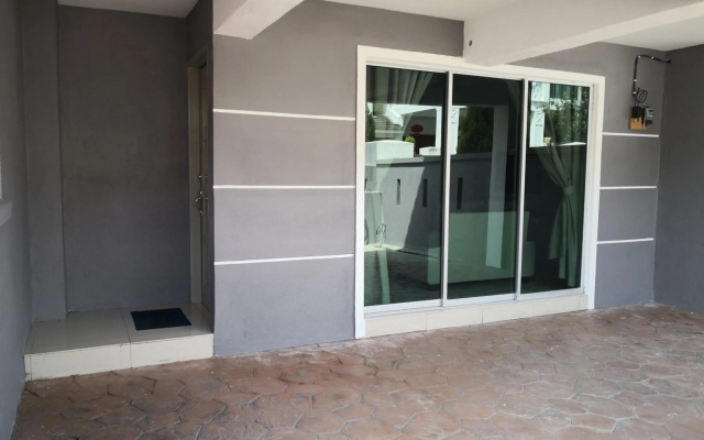 My Homestay N18 (14 pax) @ Golden Hills Night Market – Balcony – Brinchang