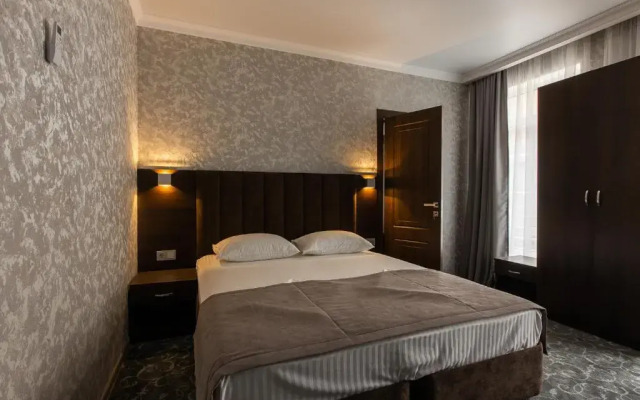 Family Hotel