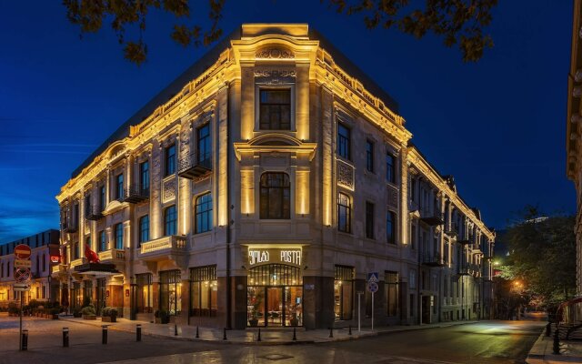 Radisson Red Tbilisi