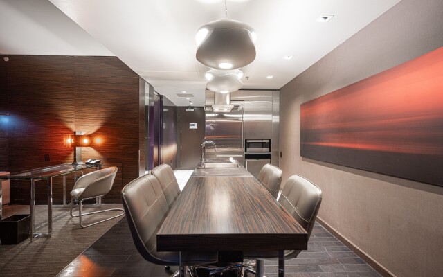 StripViewSuites at Palms Place