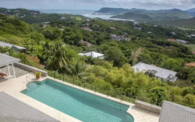 Zephyr Hill - 2 bedroom Villa with awe inspiring views 2 Villa by RedAwning