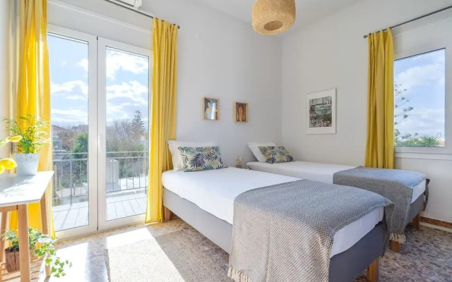 Sea City and Mountain View Apartment
