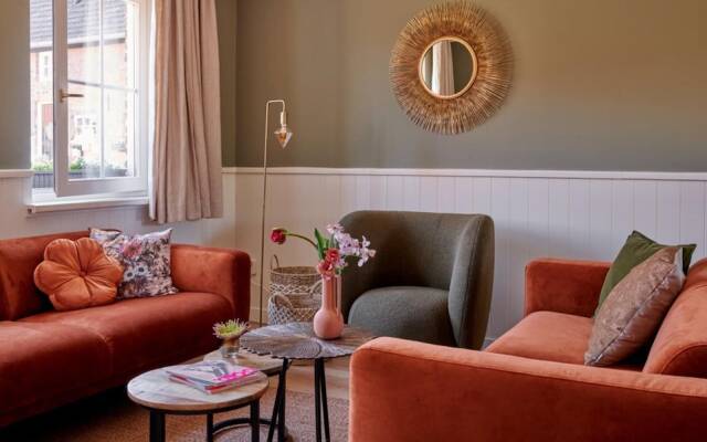 Flamboyant Farmhouse in Baarlo With Hot Tub, Garden