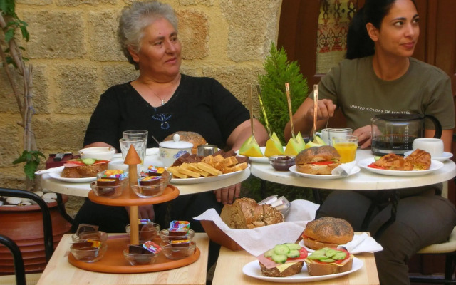 Camelot Traditional & Classic Hotel
