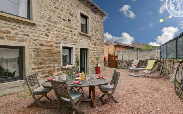 Gîte Belmont-de-la-Loire, 4 pièces, 5 personnes - FR-1-496-126