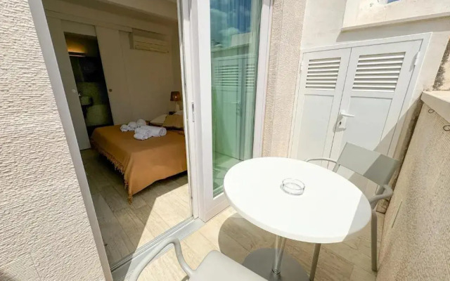 Vingt-Sept Bed and Breakfast