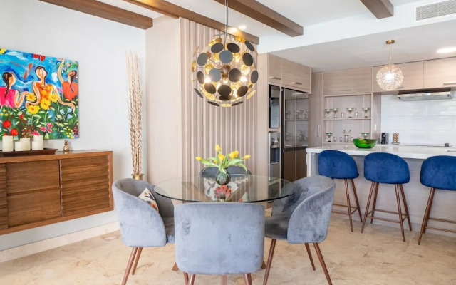 Elements 214 2 Bedroom Condo by RedAwning