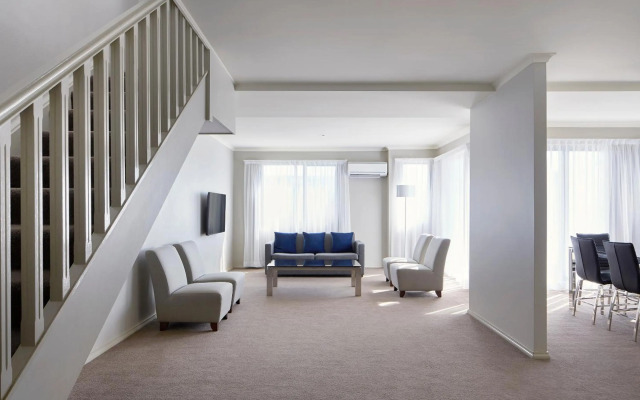 Pinnacle Apartments