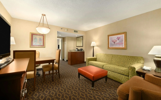 Embassy Suites by Hilton Atlanta Airport