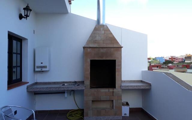 Apartamento con terraza privada y barbacoa