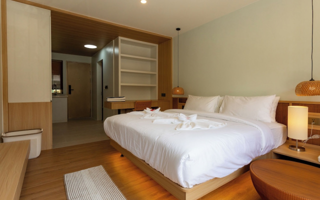 Prime Location 1BR New Condo C269