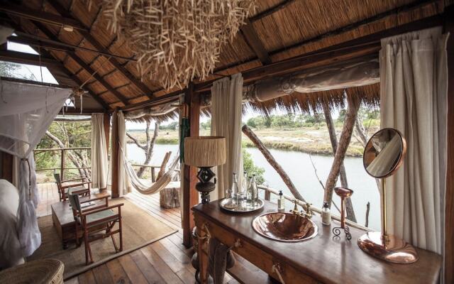 Sindabezi Island Camp