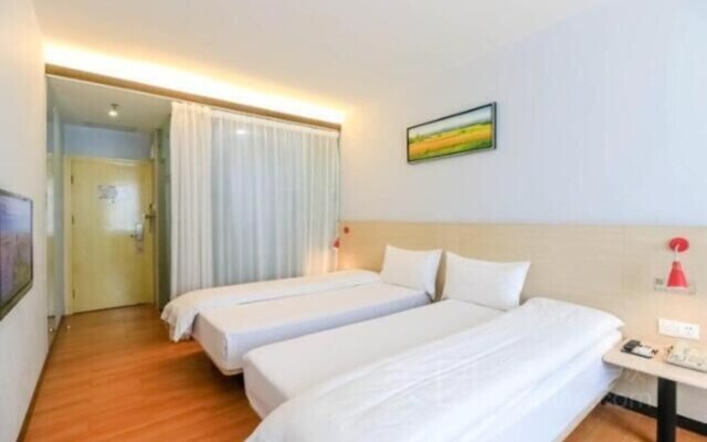 Wenxing Hotel (Zhuhai Xiangzhou Station Riyuebei Opera Theater)