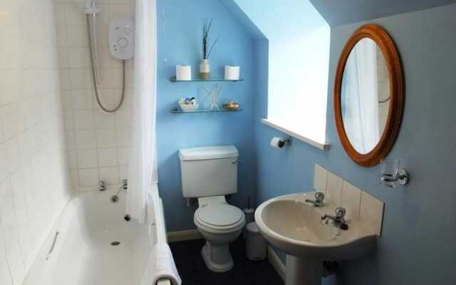 Cosheston Apartments 4