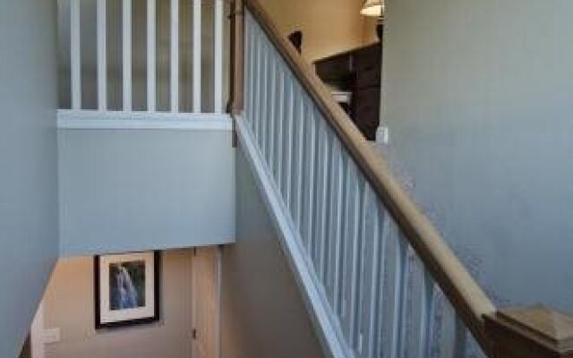 Pacific Reef Hotel & Light Show