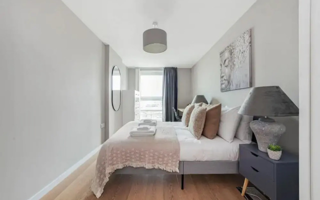 Stunning 2B Vauxhall Apt near Thames & Tube